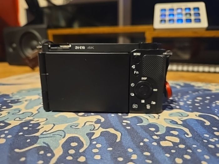 Sony Zve10 Vlogging Camera Like New Perfect Camera  With Kit Lens