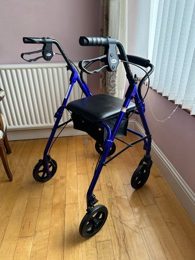Lightweight four wheel Rollator