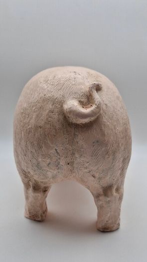 Pair of garden piglet statuet