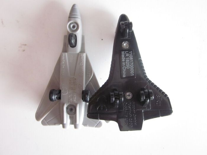 2019 Matchbox Swing Wing Fighter Jet & Siku Space Shuttle