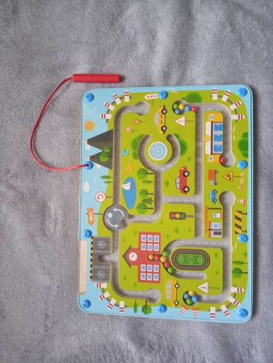 Wooden magnetic maze