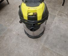 wet vacuum