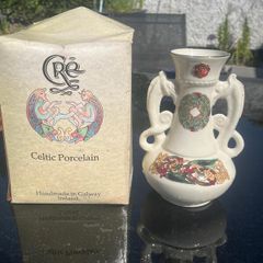 Cre vase Galway porcelain