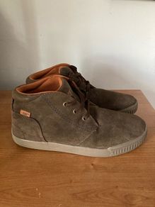 Cat boys boots, 4.5 uk