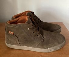 Cat boys boots, 4.5 uk