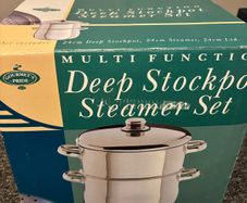 Brand New / Unused Gourmet's Pride Deep Stockpot & Steamer Set (Open Box)