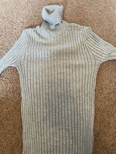 Women grey sweater