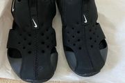 Nike sunray Protect Sandals Boys size  11,5
