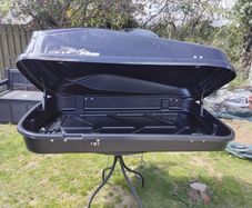 Gloss black roof box
