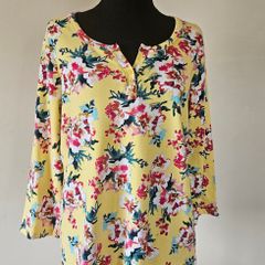 Floral print blouse