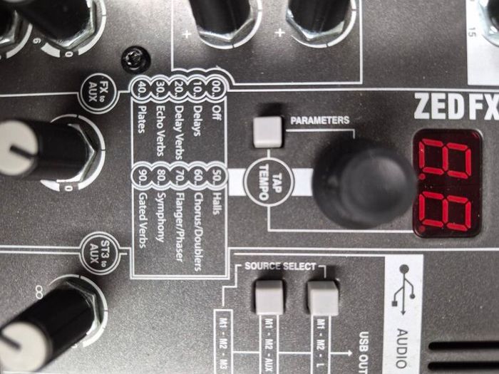 Allen & Heath Zedi-10fx mixer