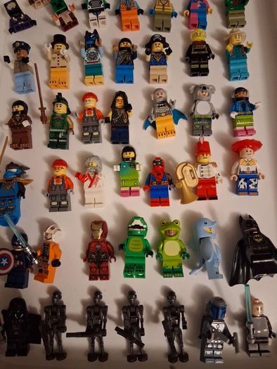 lego mini figure