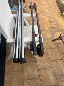 2 different sets of roof bars