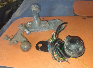 Tow balls for towbar
