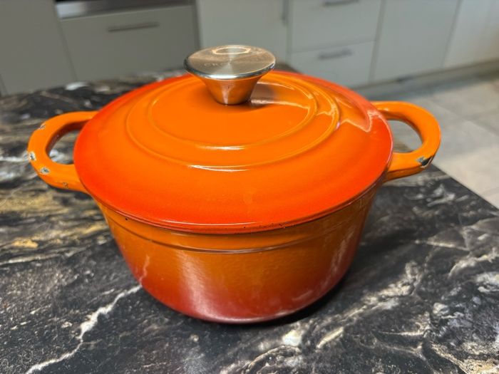 2L Cast Iron Dutch Oven With Lid