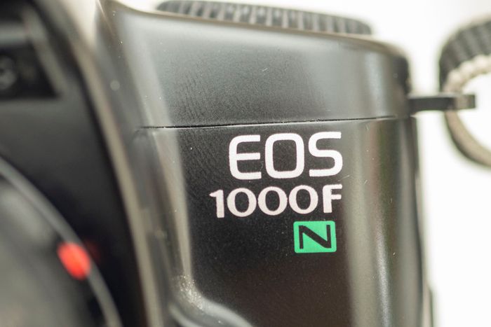 Canon EOS 1000n Film SRL camera