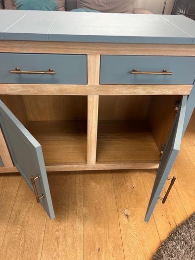 sideboard / dresser