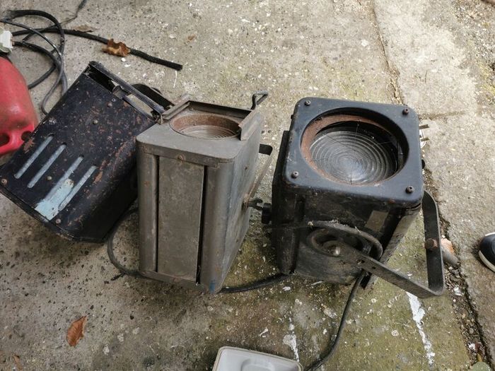 3 old theatre lights