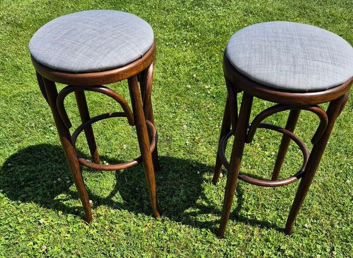 Pair of Vintage Thonet Style Bentwood Cafe Bar Stools Excellent Condition
