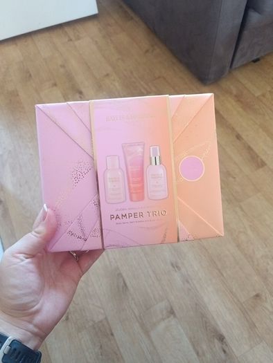 Baylis and Harding pamper trio