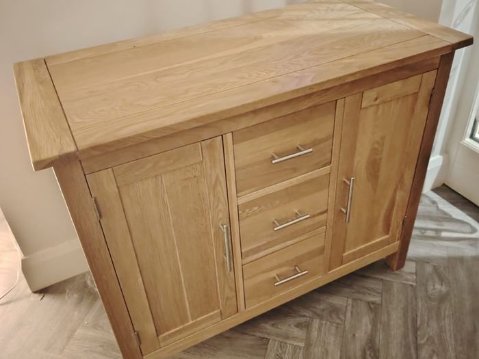 Oak 3 drawer sideboard