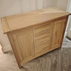 Oak 3 drawer sideboard