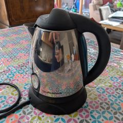Free electric kettle, Morphy Richards