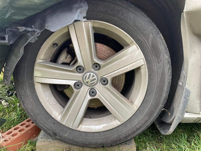 2015 Volkswagen Golf breaking for Parts