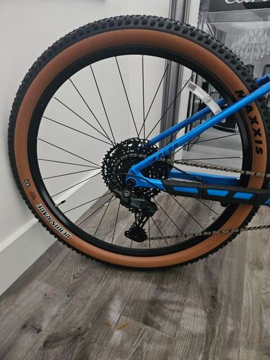 NEW Giant Talon 1