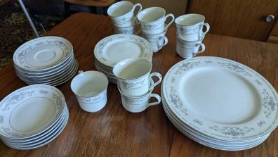 Diane Porcelain China Dinner Set (Japan)