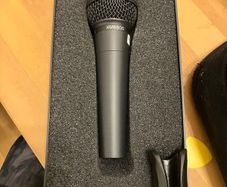 Behringer XM8500 Microphone