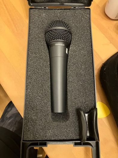 Behringer XM8500 Microphone