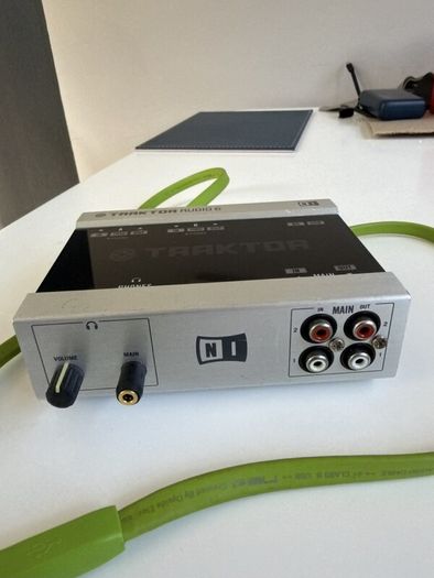 Native Instruments Traktor Audio 6 DJ Audio Interface