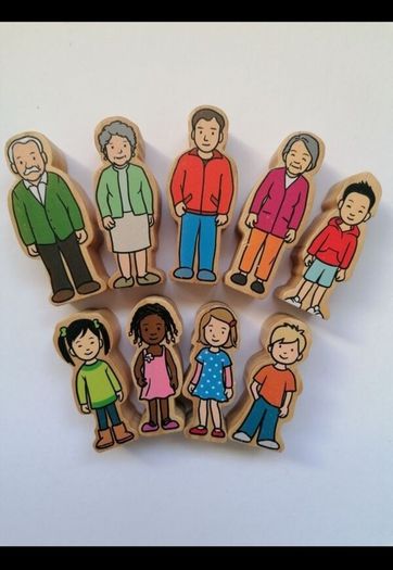 Wooden Doll's House Family 9 Pieces