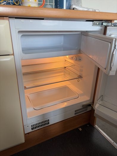 Hoover Integrated Undercounter Fridge In Perfect Working Order