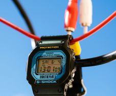 Casio G Shock  Jul "d'or Et De Platine" Paris Limited