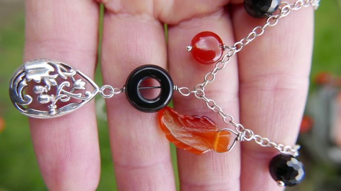 Vintage Sterling Silver 925 Bold, dramatic , silver, onyx, jasper necklace "NIGHT FIRE" 11,2g L-11"