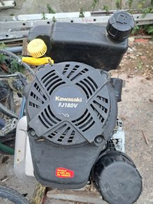 Lawnmower engine