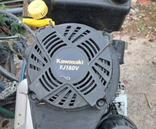 Lawnmower engine