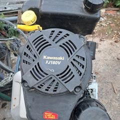Lawnmower engine