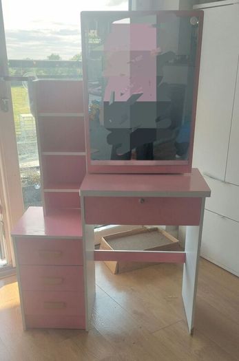 dressing table