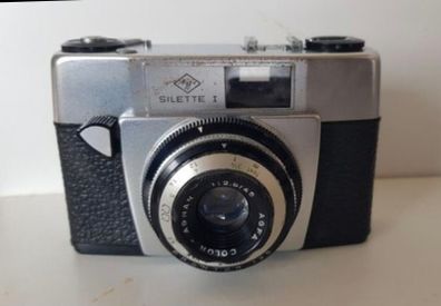Vintage Agfa Silette 1 camera with around neck  case