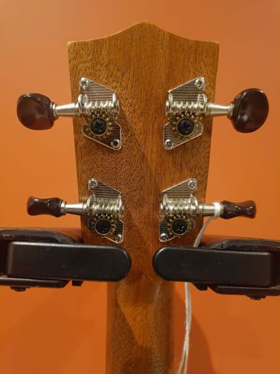 ukulele concert+ BEGINNERS COURSE + full bundle of accessories included!!!