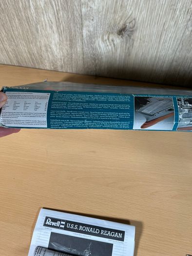 Revell 05003 1:720 USS Ronald Reagan Aircraft Carrier Model