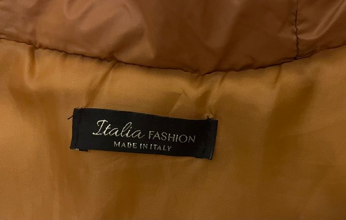 Italian Sleeveless Jacket With Hood