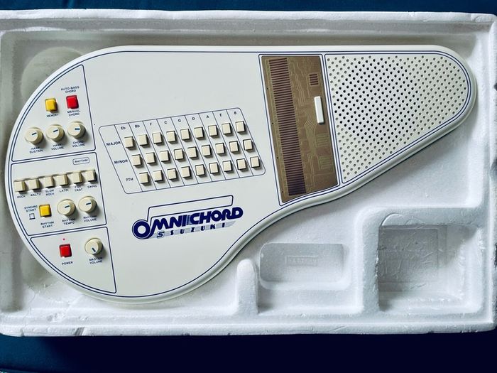 Omnichord Om-27
