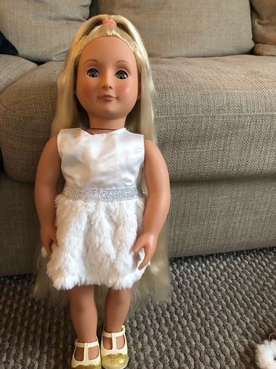 Huge Our Generation Doll Bundle, 2 Dolls, Bed, Salon Chair, Clothes & Accessories