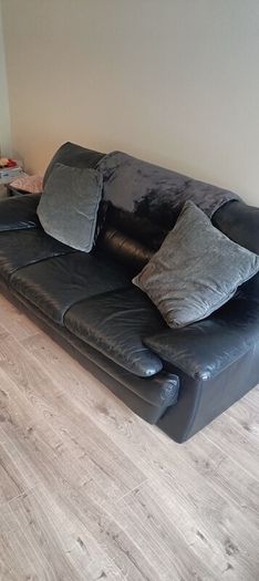 Black leather Sofa