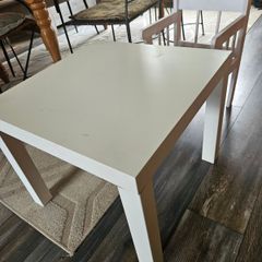 Kids table & chair