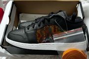 Original Jordan 1 Low Hologram (GS) Size 6 kids - D9497-001